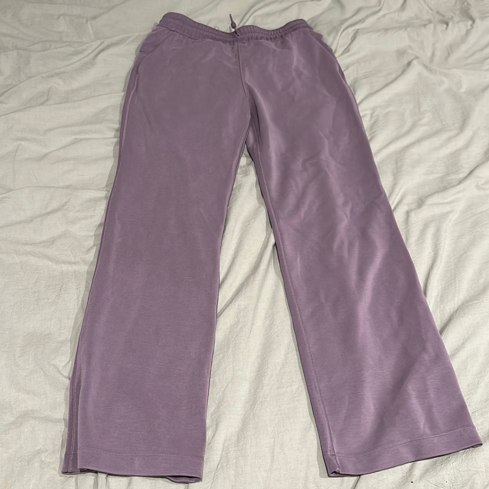 Lululemon size 8 purple softstream sweatpants